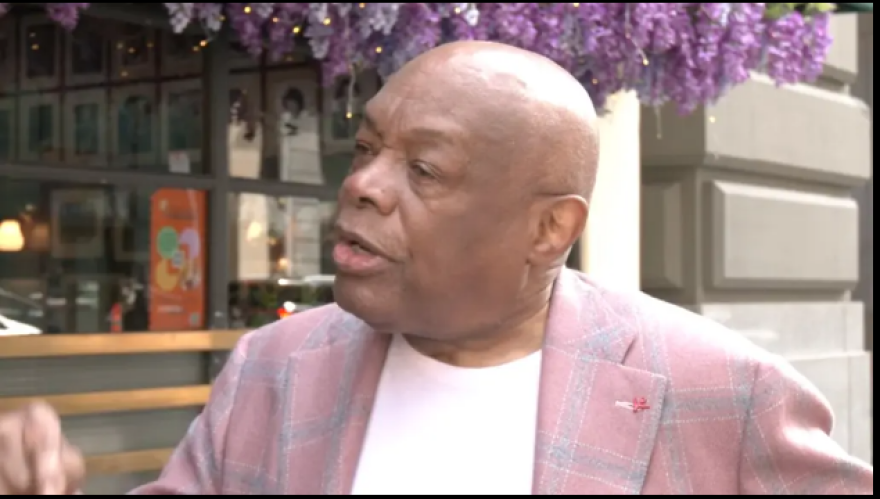 Εκλογές στις ΗΠΑ: Ο Τραμπ ετοιμάζει καμπάνια σπίλωσης της Χάρις - Η σχέση με άντρα 30 χρόνια μεγαλύτερο και τα πάρτι του Diddy