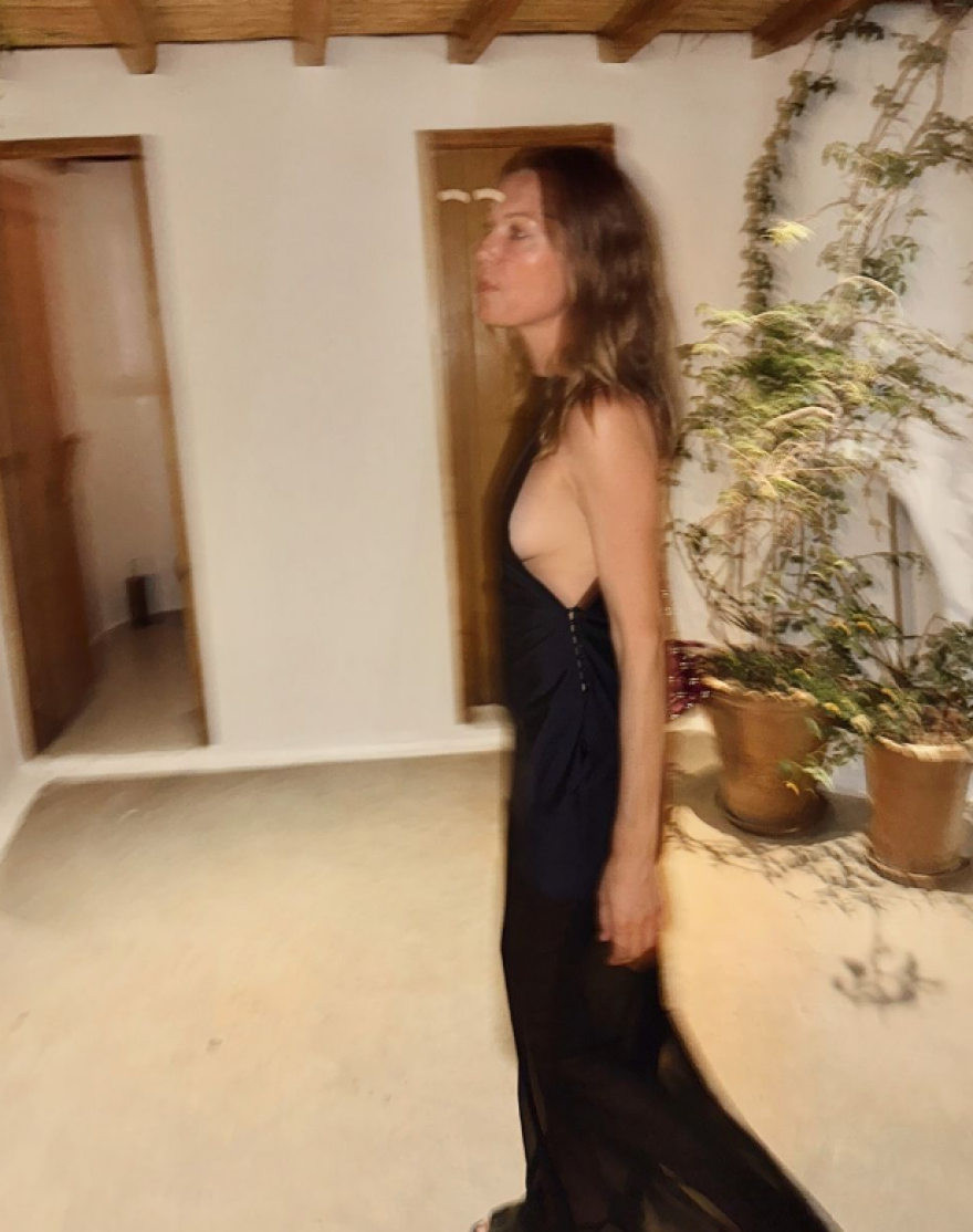 Βίκυ Καγιά: Με αποκαλυπτικό φόρεμα σε βραδινή της έξοδο - Οι φωτογραφίες που δημοσίευσε