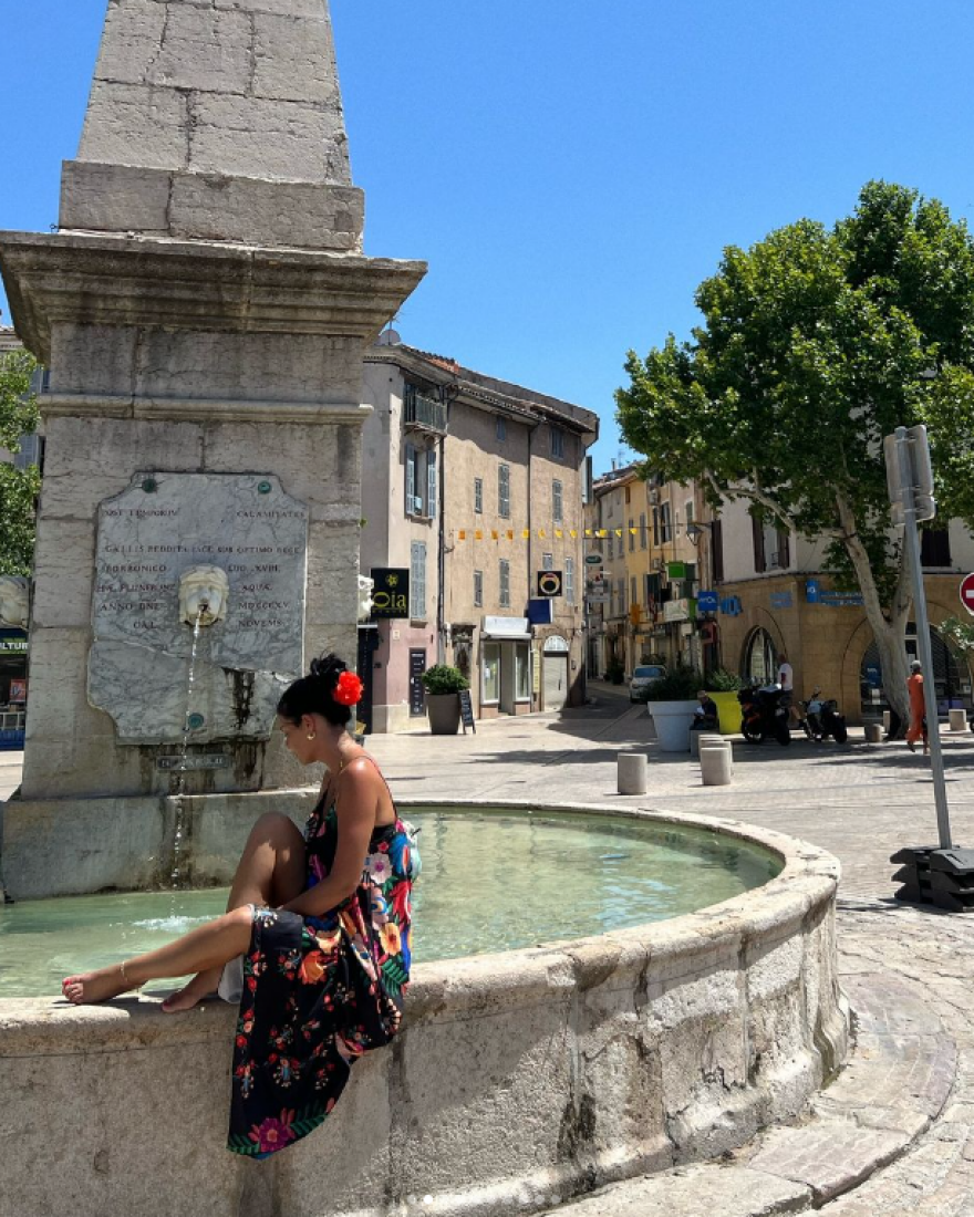 Μαρία Κορινθίου: Συνεχίζει τις διακοπές της στη Γαλλία - Η βόλτα της στη Μασσαλία