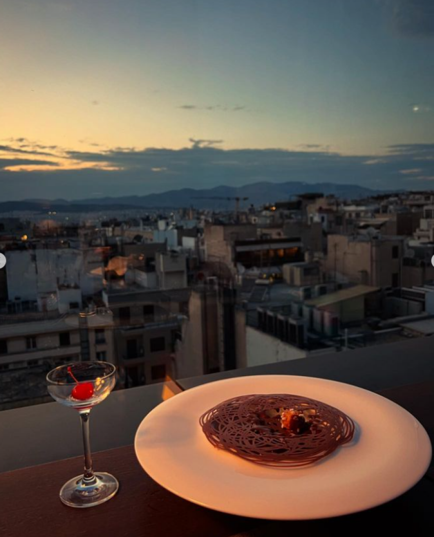 Ιωάννα Μαλέσκου: Αγκαλιά με την κόρη της σε ταράτσα της Αθήνας