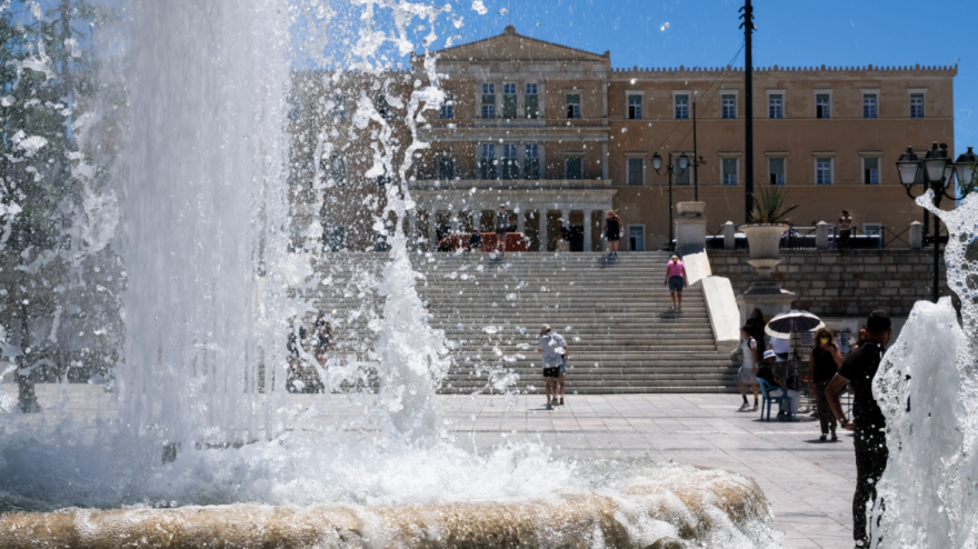 Γιατί ψήνεται η Ευρώπη: Το πιο ακραίο καλοκαίρι του αιώνα με νεκρούς και εφιαλτική ζέστη, τι ισχύει για την Ελλάδα