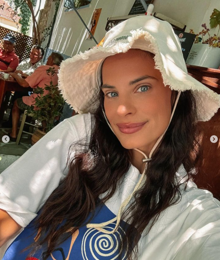 Χριστίνα Μπόμπα: Συνεχίζει τις διακοπές στη Νάξο