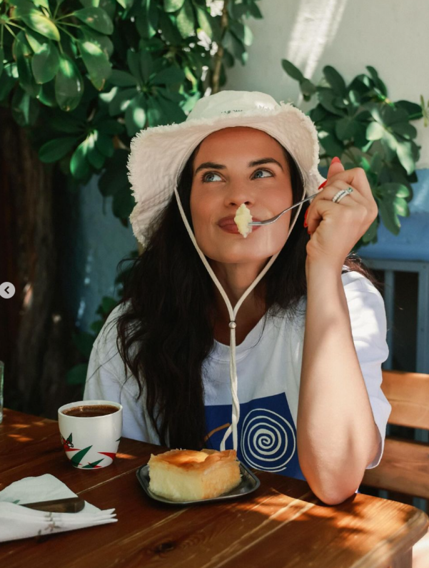 Χριστίνα Μπόμπα: Συνεχίζει τις διακοπές στη Νάξο