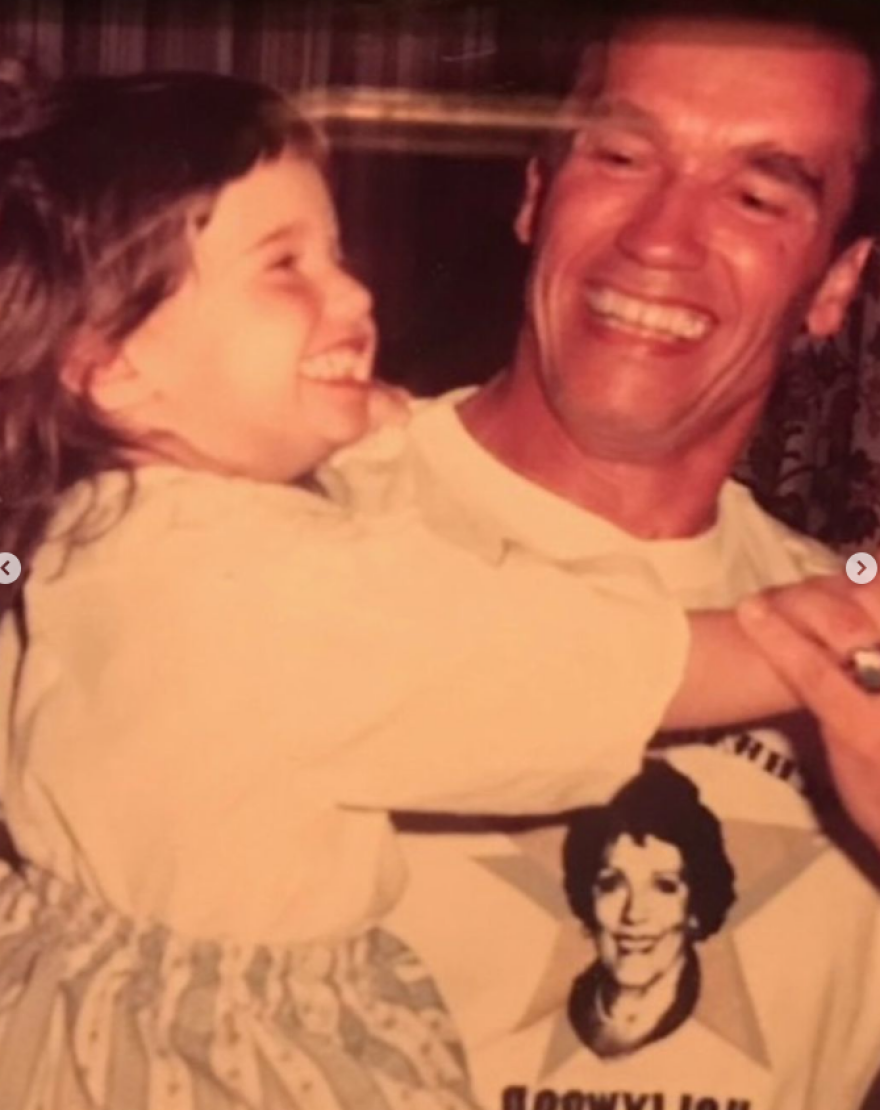 Άρνολντ Σβαρτσενέγκερ: Η κόρη του θυμήθηκε τα παλιά μέσα από ένα φωτογραφικό άλμπουμ