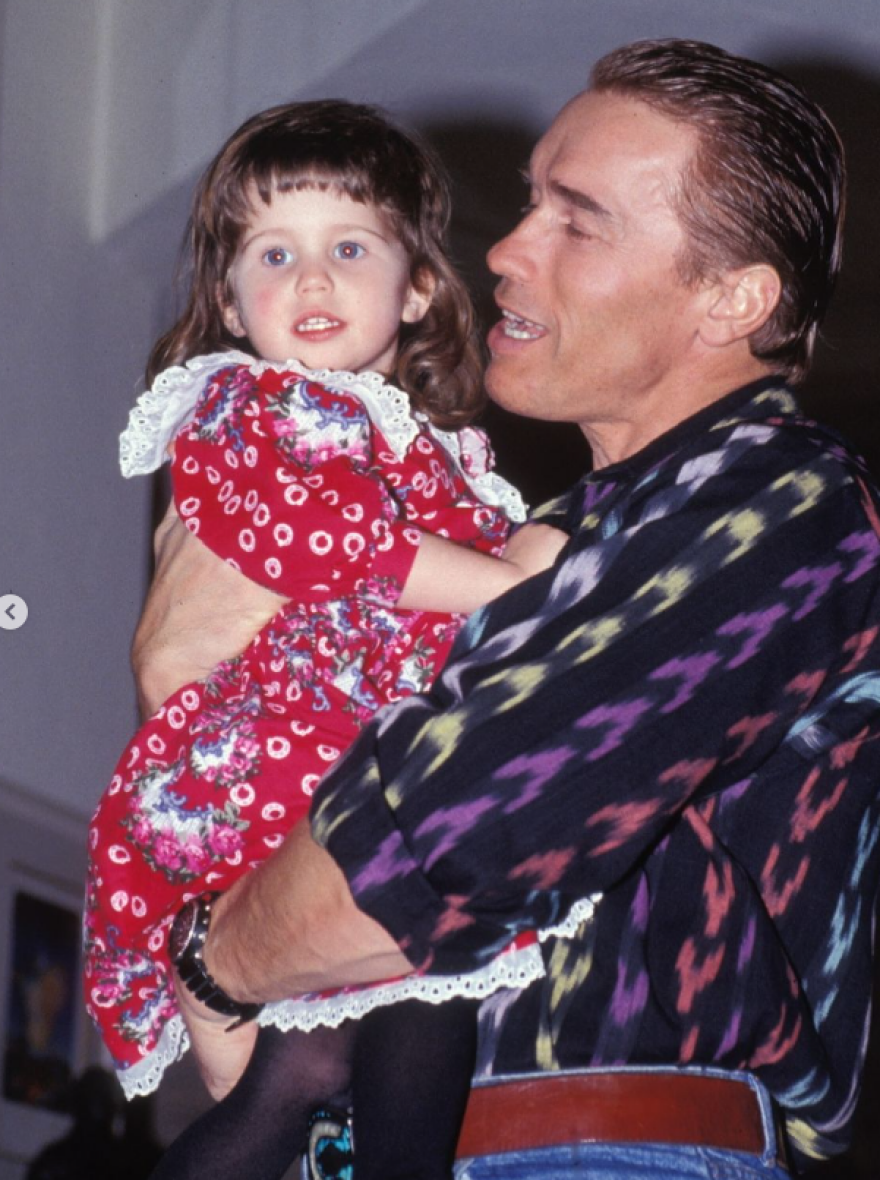 Άρνολντ Σβαρτσενέγκερ: Η κόρη του θυμήθηκε τα παλιά μέσα από ένα φωτογραφικό άλμπουμ