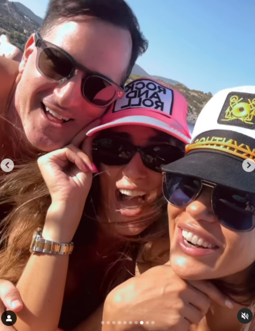 Ειρήνη Παπαδοπούλου: Ποζάρει από τη Ζάκυνθο σε ρόλο καπετάνισσας