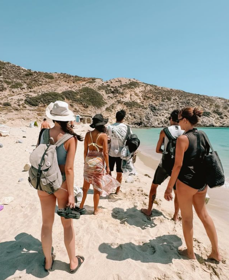 Πηνελόπη Πλάκα: Το φωτογραφικό άλμπουμ της από τη Δονούσα