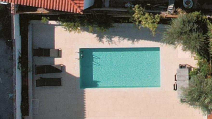 Σάλος από την αποκάλυψη του ΘΕΜΑτος για την παράνομη και αυθαίρετη πισίνα Κασσελάκη στις Σπέτσες - Είναι πηγάδι ισχυρίζεται ο ίδιος