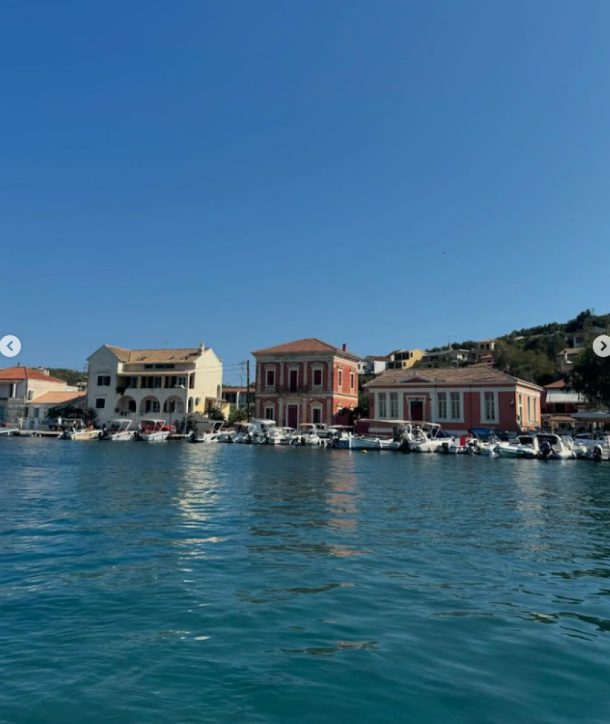 Μελίνα Νικολαΐδη: Πήγε στους Παξούς με τους φίλους της