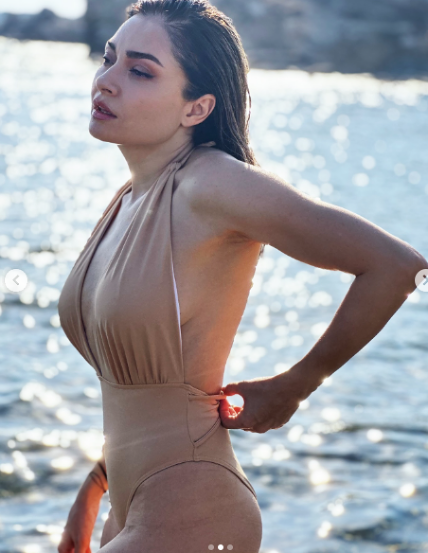 Αποστολία Ζώη: Στη Χαλκιδική για τις τελευταίες μέρες των διακοπών της