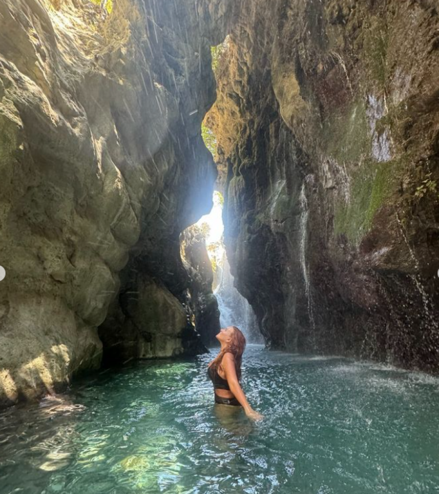 Σίσσυ Χρηστίδου: Ενθουσιασμένη με το Φαράγγι Κουρταλιώτη στην Κρήτη - Δείτε φωτογραφίες