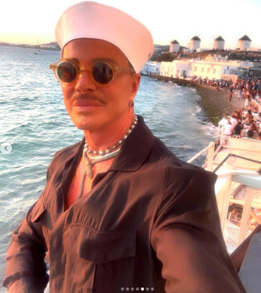 Λάκης Γαβαλάς από τη Μύκονο: Θέλω να γίνω καλύτερος άνθρωπος, πιο ήρεμος και πιο μορφωμένος