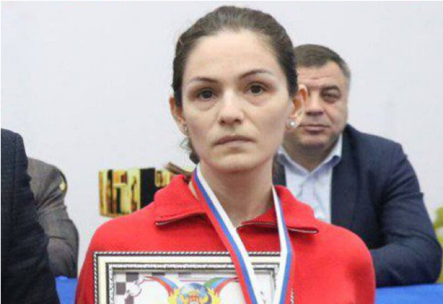 Ρωσίδα πρωταθλήτρια σκακιού προσπάθησε να δηλητηριάσει αντίπαλό της και την κατέγραψε η κάμερα ασφαλείας - Δείτε βίντεο