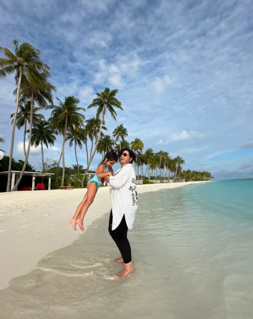 Ελένη Χατζίδου: Απαντά σε όσους κρίνουν τις διακοπές με την πεθερά της