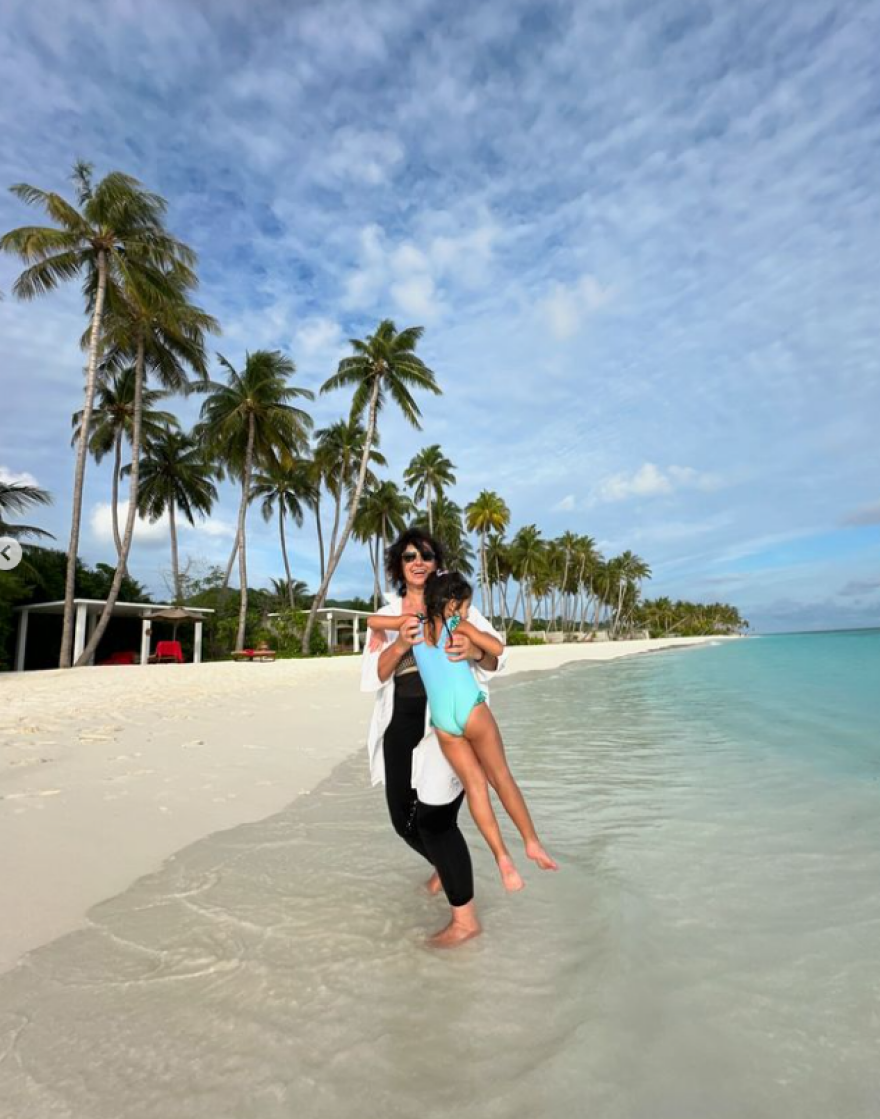 Ελένη Χατζίδου: Απαντά σε όσους κρίνουν τις διακοπές με την πεθερά της