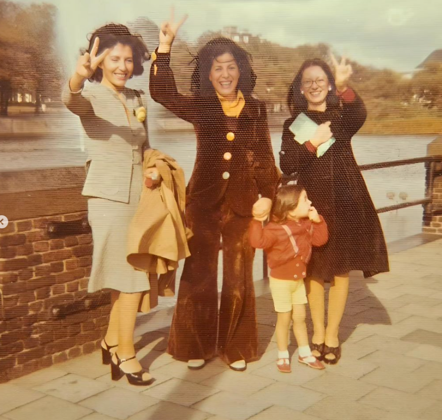 Αλίκη Κατσαβού: Το αντίο στη μητέρα της που πέθανε - Ήσουν η θεά μου, γράφει