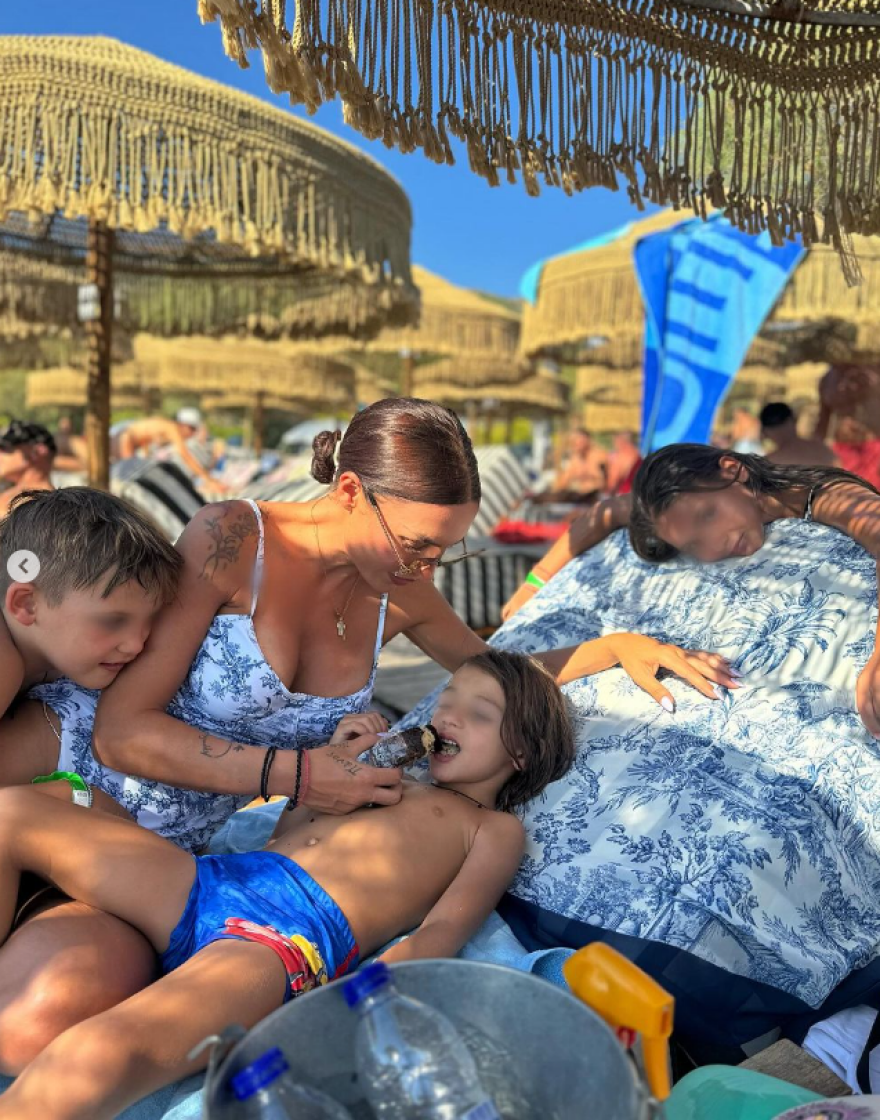 Ζέτα Θεοδωροπούλου: Περνά το καλοκαίρι με τα παιδιά της, μετά τον χωρισμό με τον Παναγιώτη Ταχτσίδη 