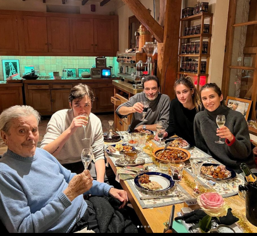 Πέθανε ο Αλέν Ντελόν σε ηλικία 88 ετών