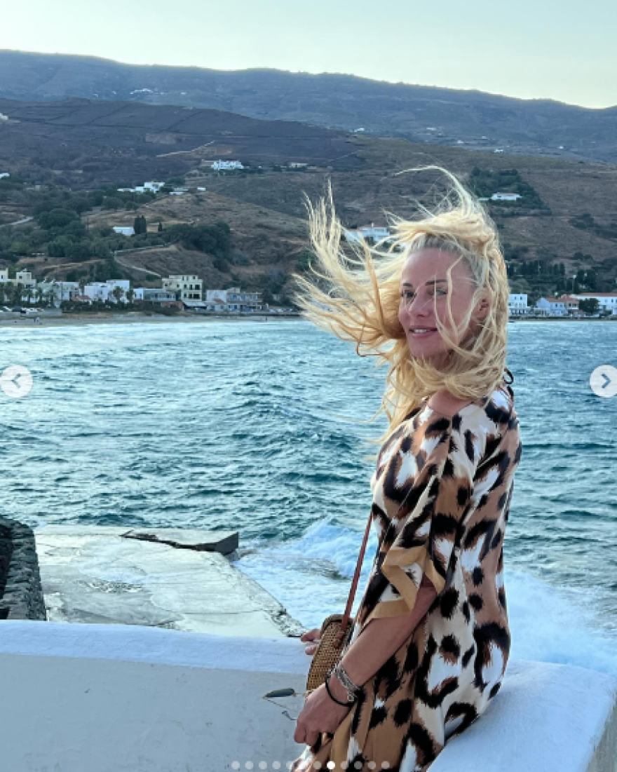 Ζέτα Μακρυπούλια: Έστειλε την καλησπέρα της από την Άνδρο - Οι φωτογραφίες που ανάρτησε