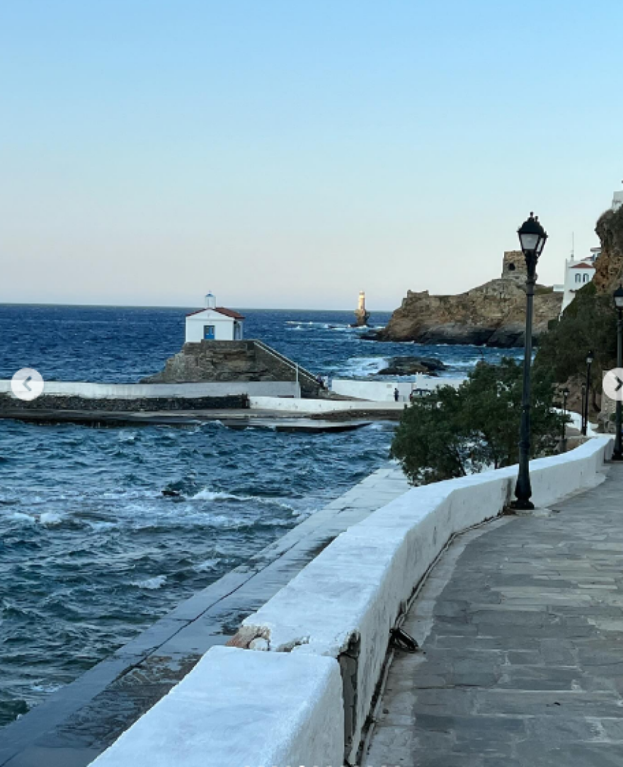 Ζέτα Μακρυπούλια: Έστειλε την καλησπέρα της από την Άνδρο - Οι φωτογραφίες που ανάρτησε