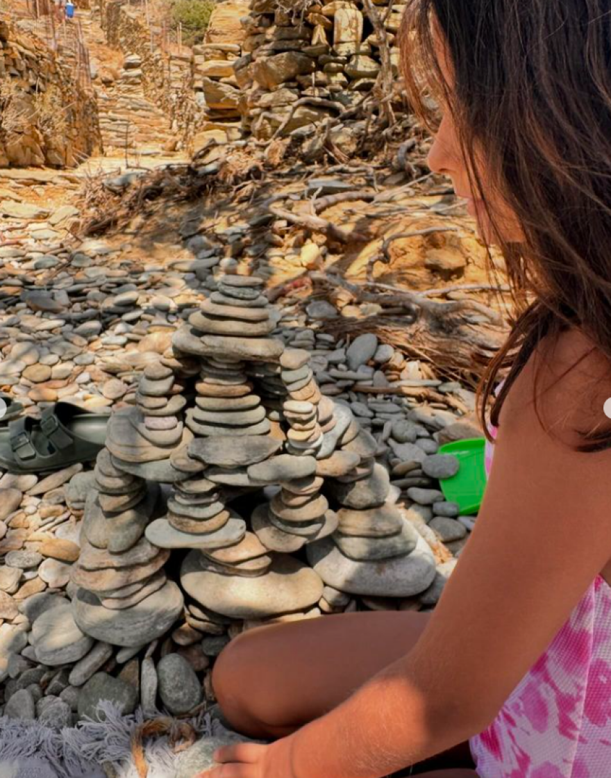 Χρήστος Λούλης - Έμιλυ Κολιανδρή: Βγάζουν φωτογραφία με τα μπουρνούζια τους 