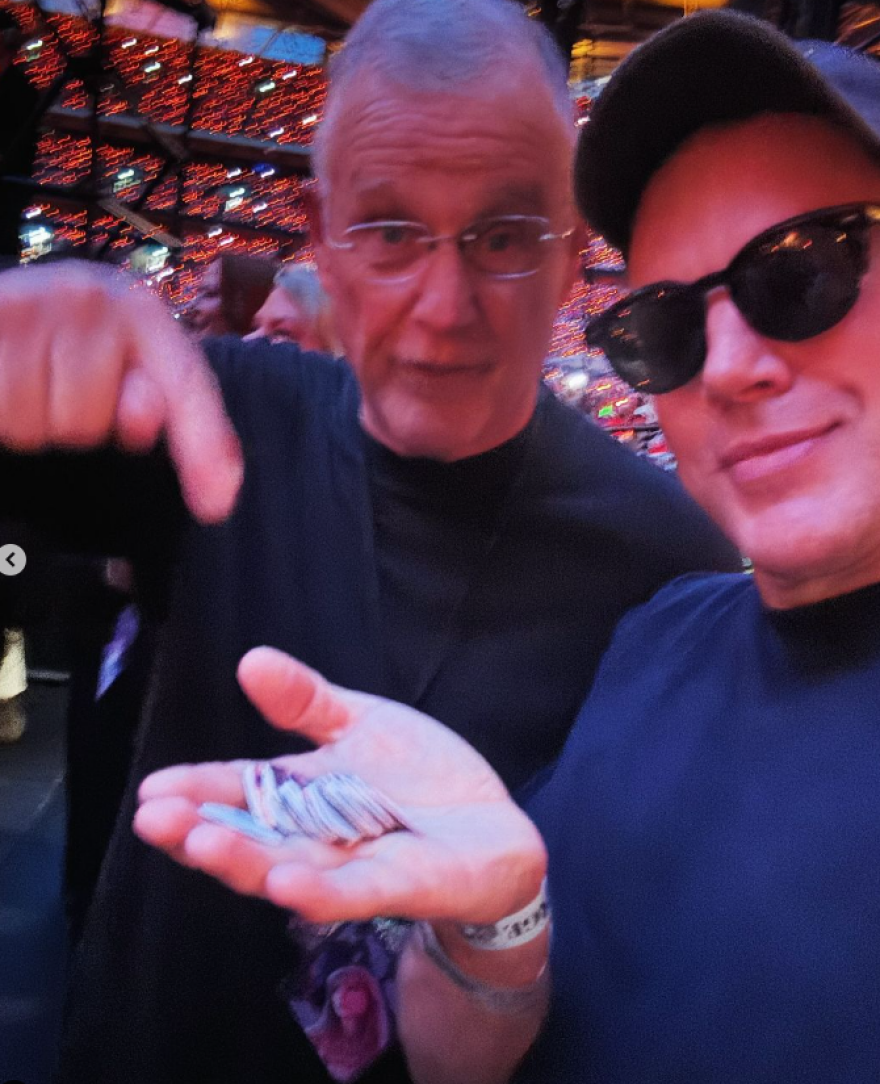 Τσάνινγκ Τέιτουμ - Ζόι Κράβιτζ: Το τρυφερό βίντεο που έβγαλαν σε συναυλία της Τέιλορ Σουίφτ