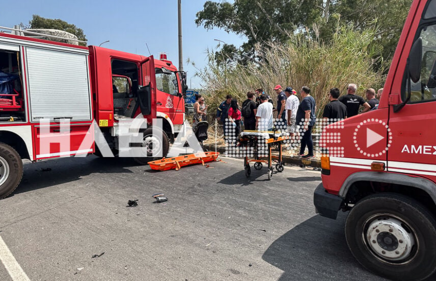 Σφοδρή σύγκρουση αυτοκινήτων στην έξοδο Πύργου με έναν ελαφρά τραυματία - Διερευνώνται τα αίτια