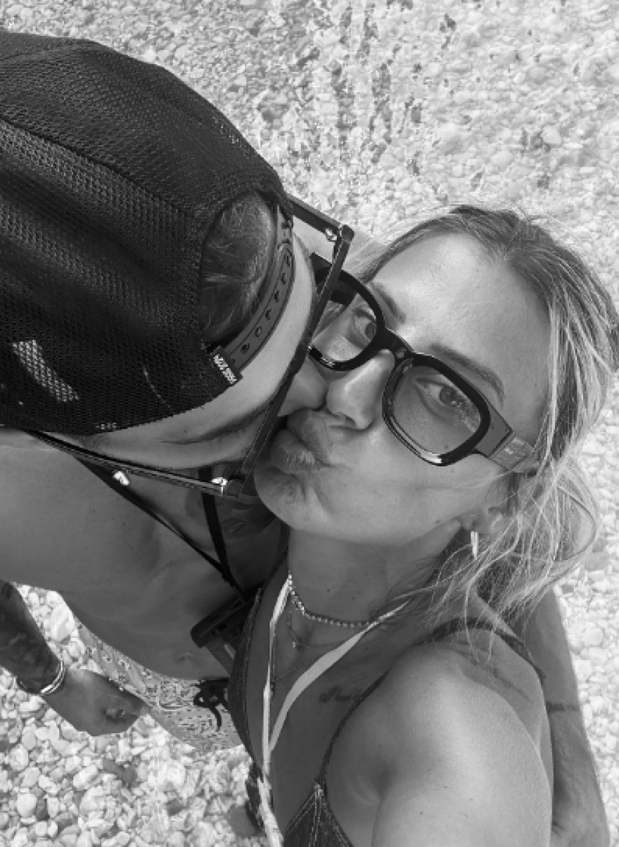 Τολιόπουλος: Απόδραση με την αγαπημένη του Μαρία στις πηγές του Αχέροντα - Φωτογραφίες 