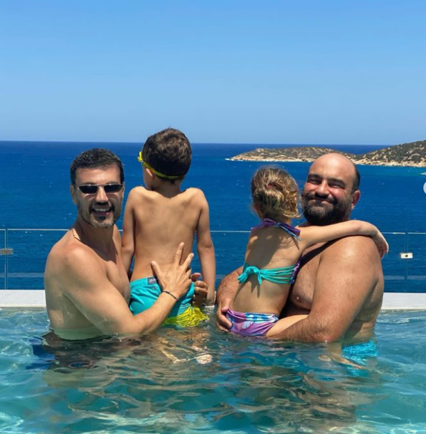 Ελένη Φουρέιρα: Διασκέδασε σε κρητικό γλέντι με τον Παντελή Τουτουντζή