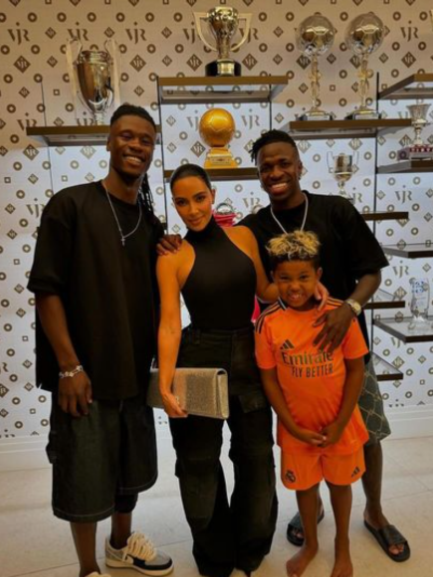 Καρντάσιαν: Επισκέφτηκε την Μαδρίτη και φωτογραφήθηκε με Βινίσιους και Μπέλιγχαμ 