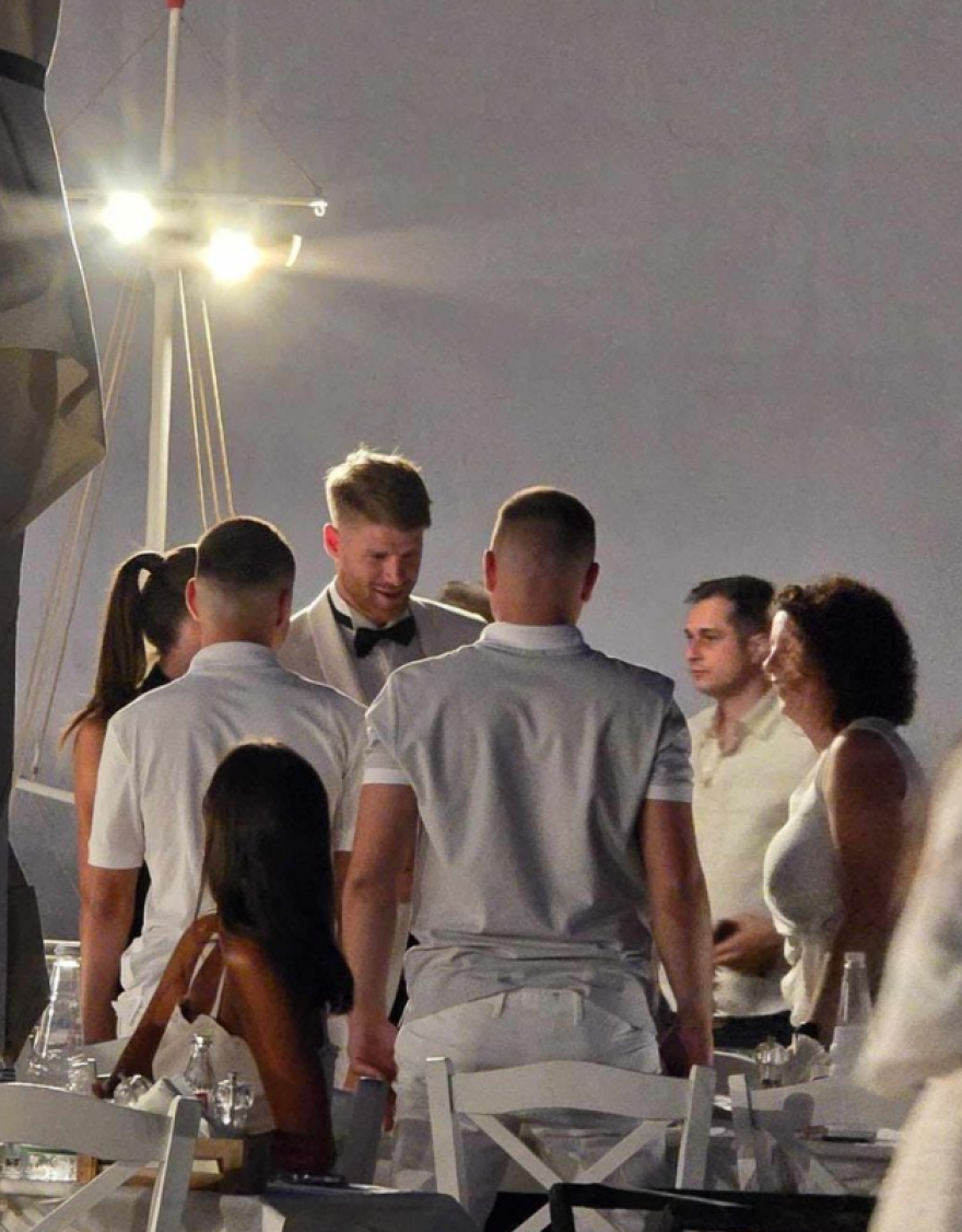 Τόμας Γουόκαπ: Μυστικός γάμος με την αγαπημένη του Εστρέλα στη Μήλο 