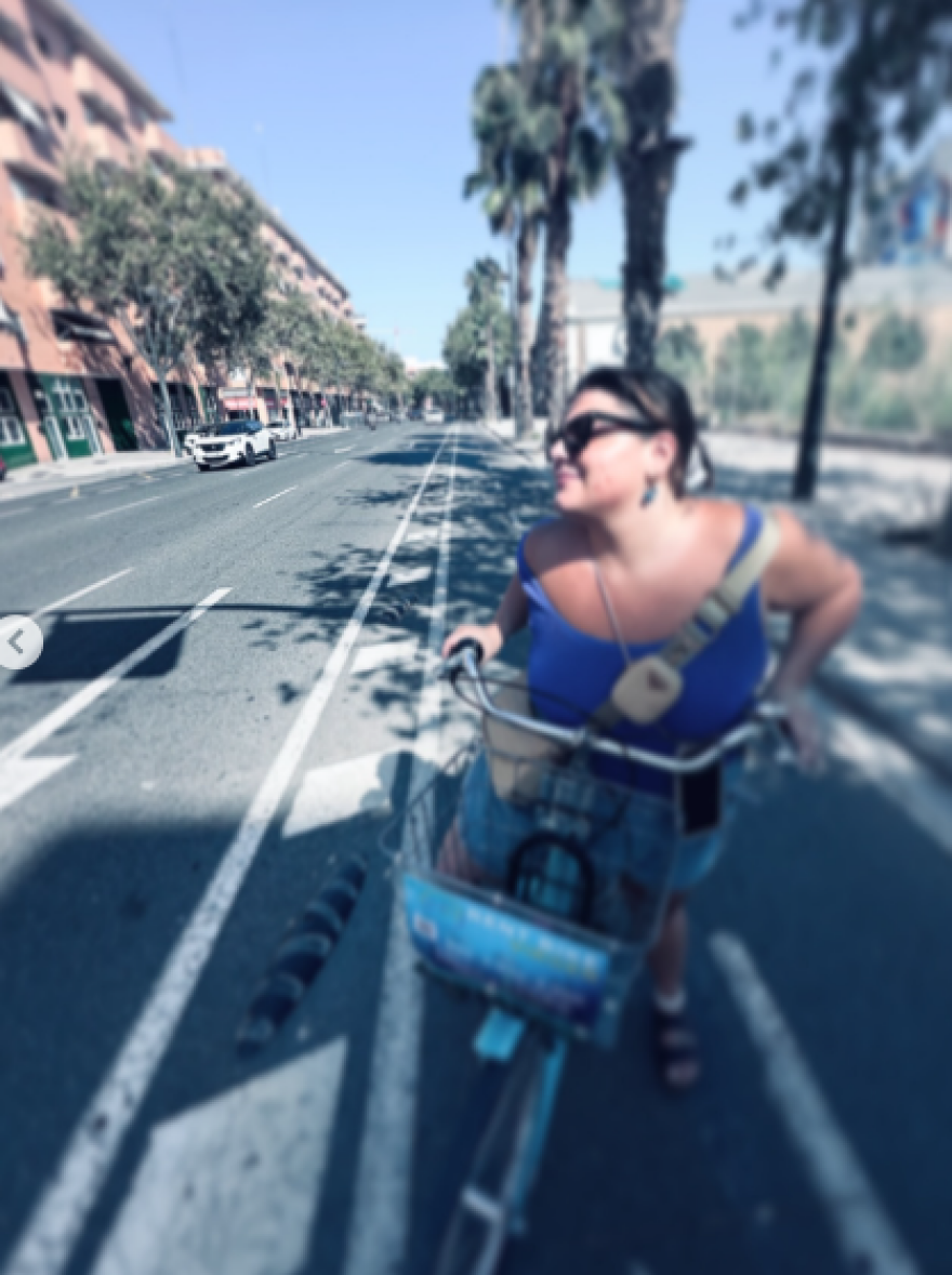 Δανάη Μπάρκα: Η παρουσιάστρια αναπολεί το ταξίδι της στην Ισπανία