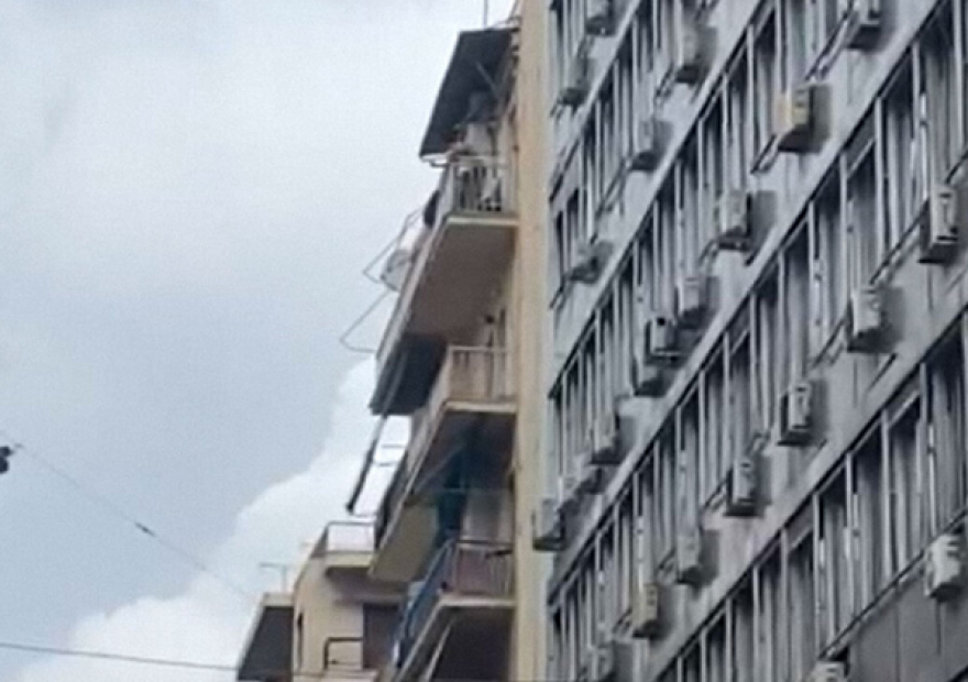 Παλαιστίνιος  απειλεί ότι θα ανατινάξει μπουκάλα υγραερίου στην Αχαρνών - Εκκενώθηκαν κτήρια