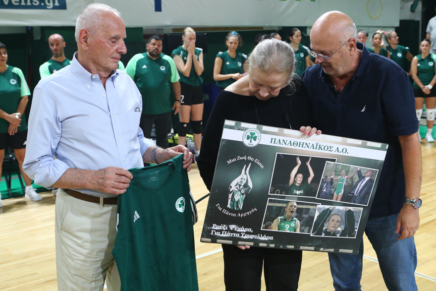 Ο μύθος της Ρούξι Ντουμιτρέσκου θα ζει για πάντα στον «Τάφο του Ινδού» - Αποσύρθηκε η φανέλα  του ΠΑΟ με το Νο9 - Φωτογραφίες 