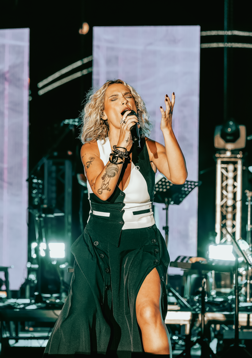 Ελευθερία Αρβανιτάκη - Ελεωνόρα Ζουγανέλη στο protothema.gr: Λέμε «όχι» στην υπερέκθεση των social media