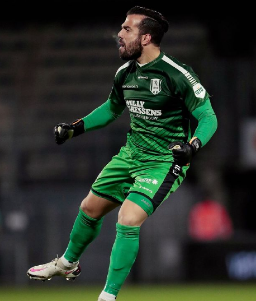 Κώστας Λάμπρου: Ποιος είναι ο Ευβοιώτης τερματοφύλακας που εμφανίζεται ως υποψήφιος για τη Μπαρτσελόνα