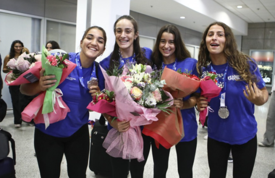 Πόλο: Επέστρεψε με το ασημένιο μετάλλιο η εθνική νεανίδων