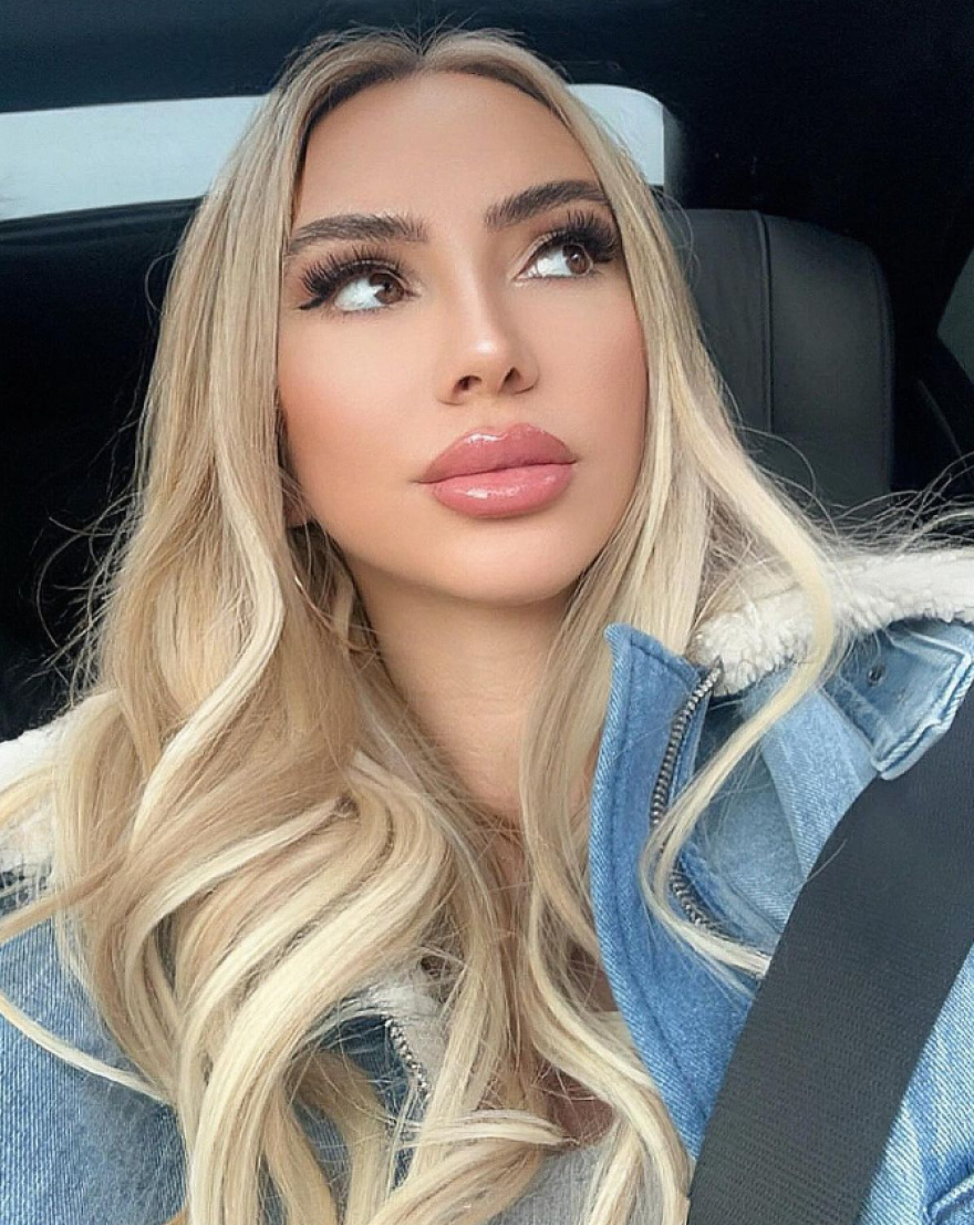 Κροατία: H εντυπωσιακή γυναίκα που όλοι την περνάνε για WAG, αλλά είναι...μητέρα ποδοσφαιριστή