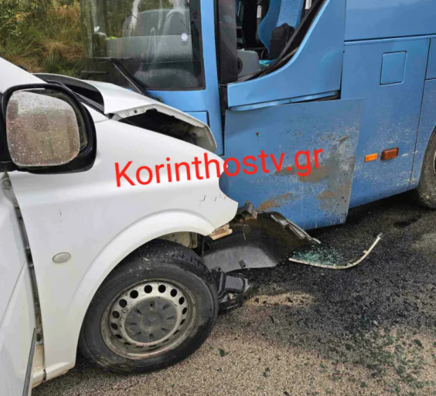 Σύγκρουση λεωφορείου με Ι.Χ στην Κορινθία - Δείτε φωτογραφίες