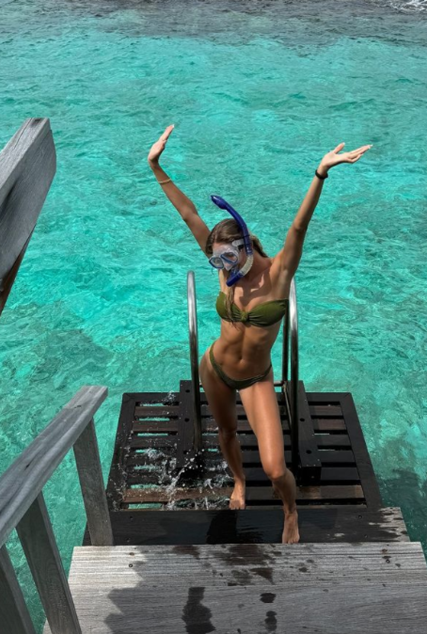 Αλίσα Σμιντ: Καλοκαίρι δίχως τέλος για την πιο σέξι αθλήτρια του κόσμου - Δείτε φωτογραφίες από τις διακοπές της στις Μαλδίβες