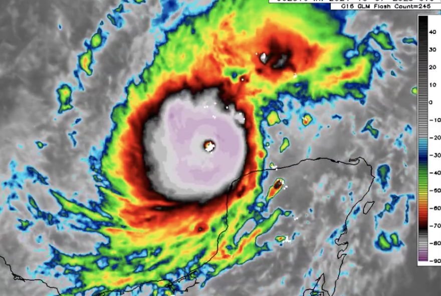 ΗΠΑ: Συναγερμός στη Φλόριντα για τον τυφώνα «Μίλτον» που πλησιάζει - Εκκενώνουν την Τάμπα, αδειάζουν τα σούπερ μάρκετ