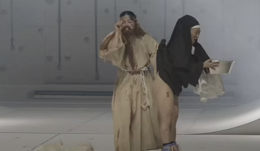 Όπερα με live sex, piercing και αληθινό αίμα προκαλεί σάλο στην Στουτγάρδη - Με συμπτώματα ναυτίας και σοκ 18 θεατές