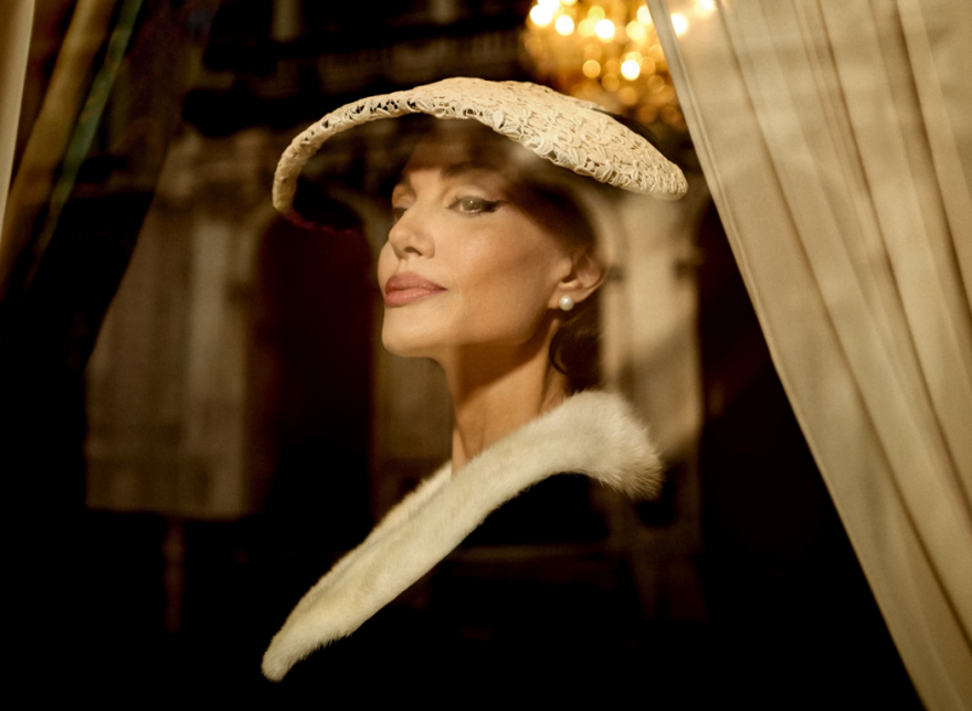 Τι είδαμε στην ταινία «Maria» με θέμα τη ζωή της Μαρίας Κάλλας