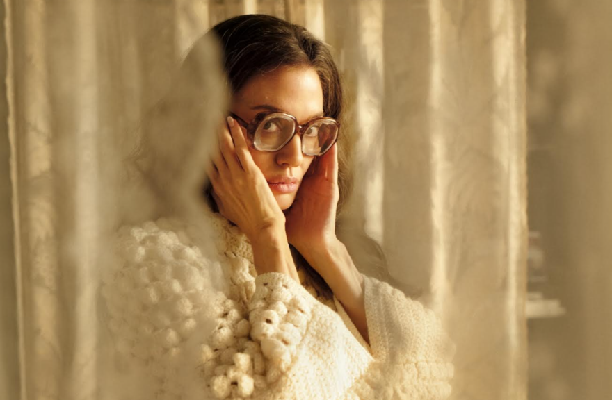 Τι είδαμε στην ταινία «Maria» με θέμα τη ζωή της Μαρίας Κάλλας