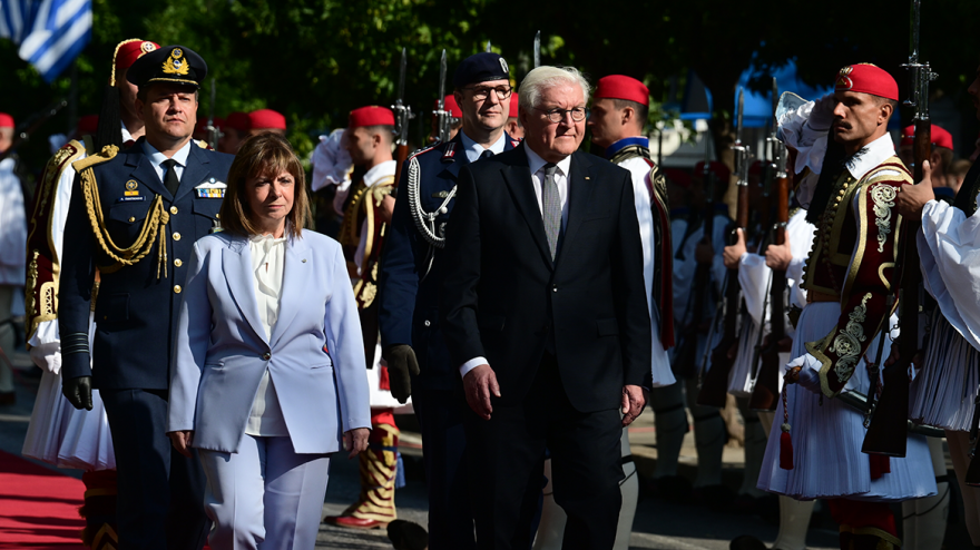 Μητσοτάκης και Σακελλαροπούλου έβαλαν το θέμα του κατοχικού δανείου στον Σταϊνμάγιερ: «Για εμάς είναι πολύ ζωντανό»