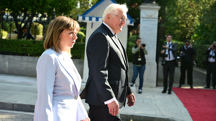 Μητσοτάκης και Σακελλαροπούλου έβαλαν το θέμα του κατοχικού δανείου στον Σταϊνμάγιερ: «Για εμάς είναι πολύ ζωντανό»