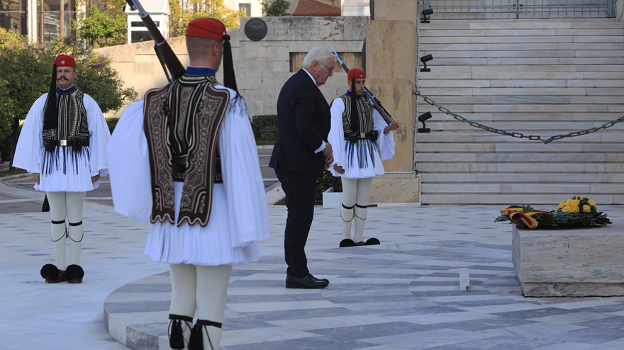 Μητσοτάκης και Σακελλαροπούλου έβαλαν το θέμα του κατοχικού δανείου στον Σταϊνμάγιερ: «Για εμάς είναι πολύ ζωντανό»