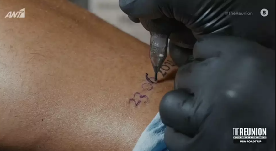 Σάκης Τανιμανίδης: Έκανε το πρώτο του τατουάζ στο «Reunion»