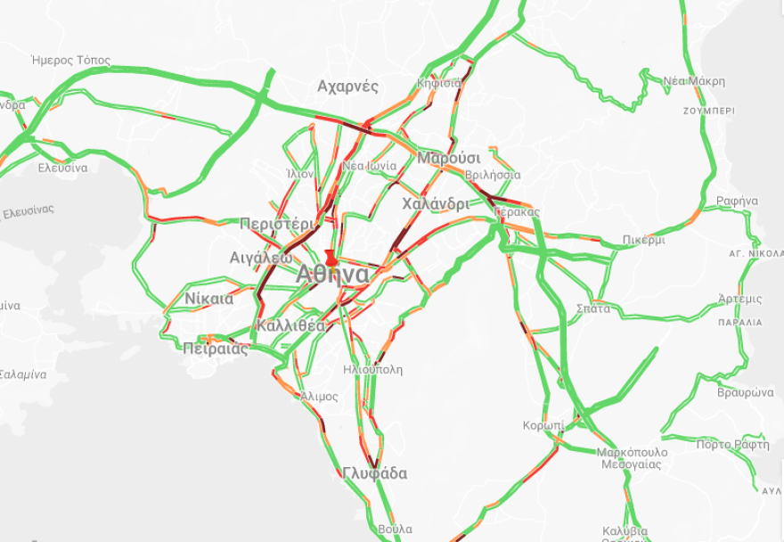 Κίνηση στους δρόμους: Φωτιά σε όχημα στον Κηφισό, καθυστερήσεις στο ρεύμα προς Λαμία - Πού έχει μποτιλιάρισμα αυτή την ώρα 