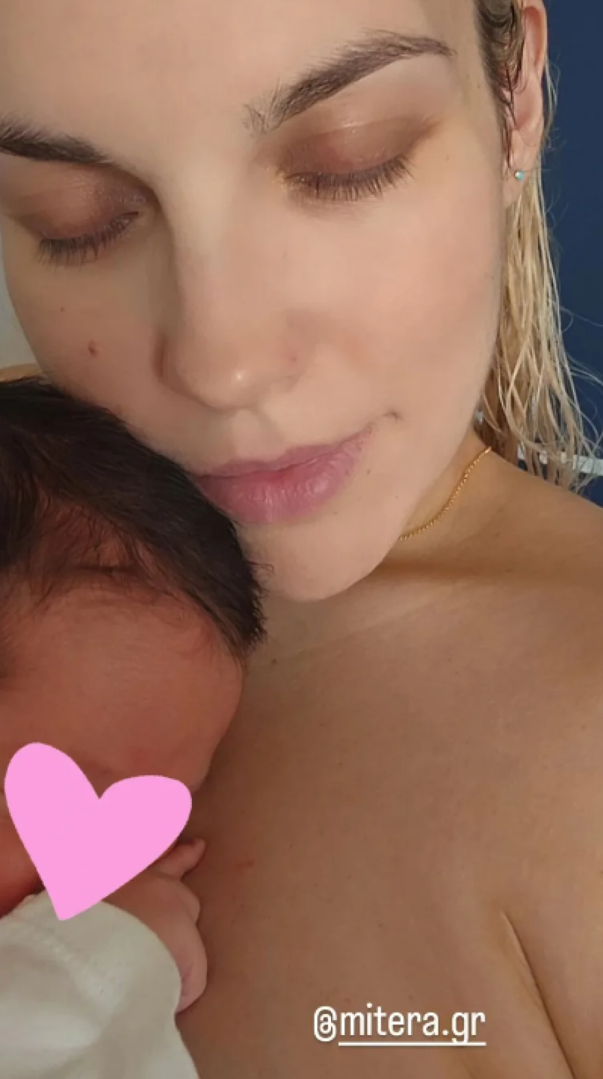 Μαντώ Γαστεράτου: Φωτογραφίζεται με τον νεογέννητο γιο της